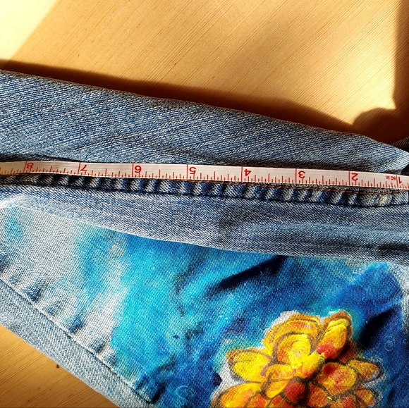 Hand painted vintage Levi Strauss Jean shorts - Picture 6 of 8